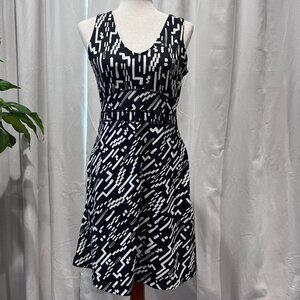 Title Nine Dream V Neck Black and White Casual Dress with Zip pockets size S